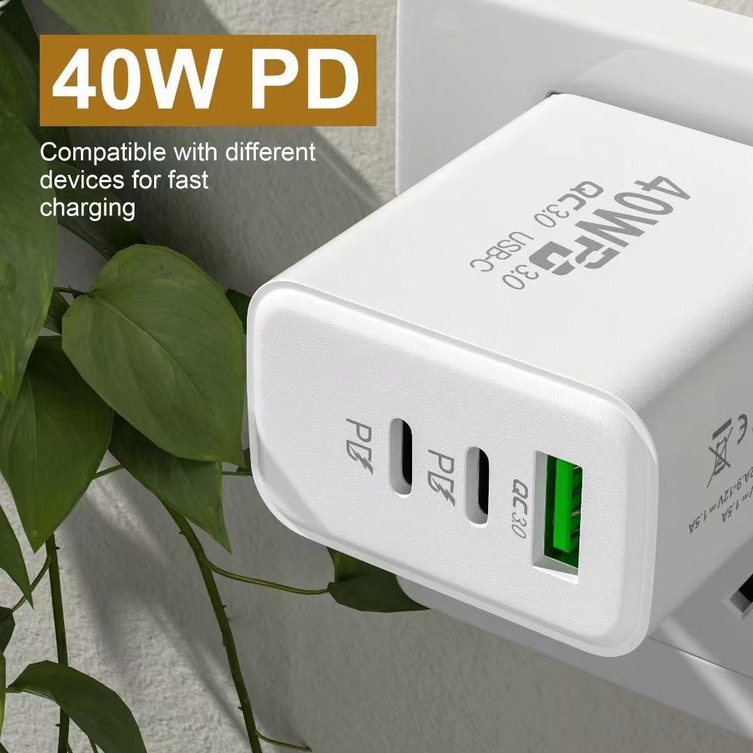 USB+dual C 40W fast charger for Apple smartphone universal multi-port PD charger