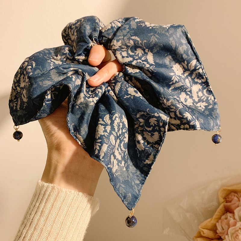 3#藏蓝水墨画四角吊珠方巾发圈约24cm