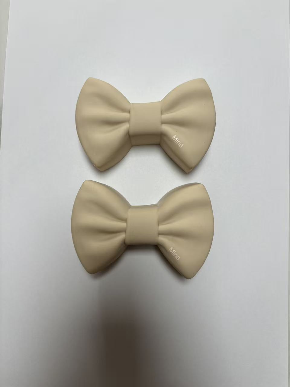 Bowknot silicone heat insulation clip silicone heat insulation pot clip kitchen practical small tool 2pcs set