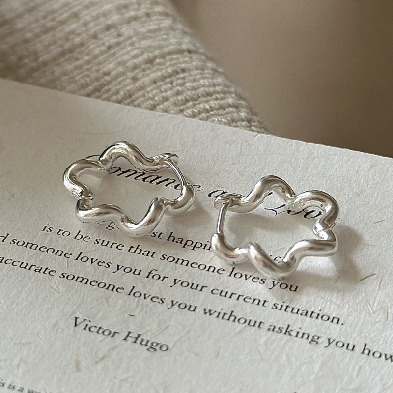 Coil Flower Ear Cuff Cute Playful Earring for Women Curve Wave Lace Earring Hollow