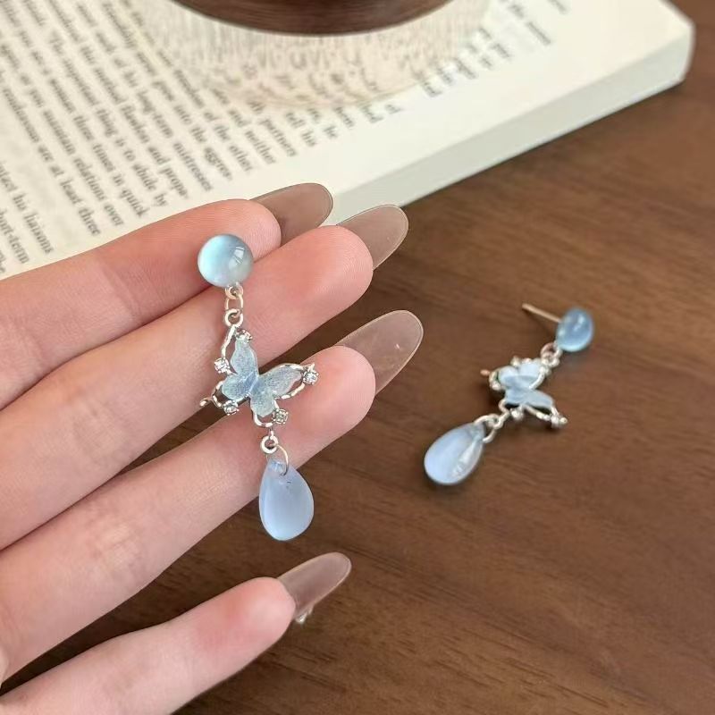 Dreamy Gradient Butterfly Stud Earrings for Women Water Drop Niche Gentle Earrings 2026 New Exquisite Ear Accessories