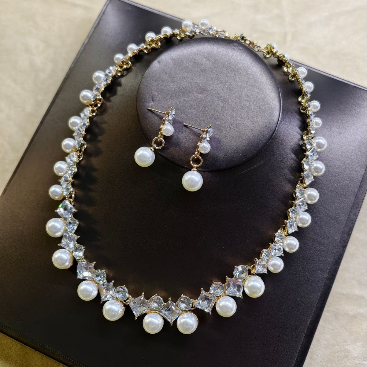 Jewelry Pearl Gemstone Necklace Set Women Niche Sweater Chain Collarbone Chain Alloy