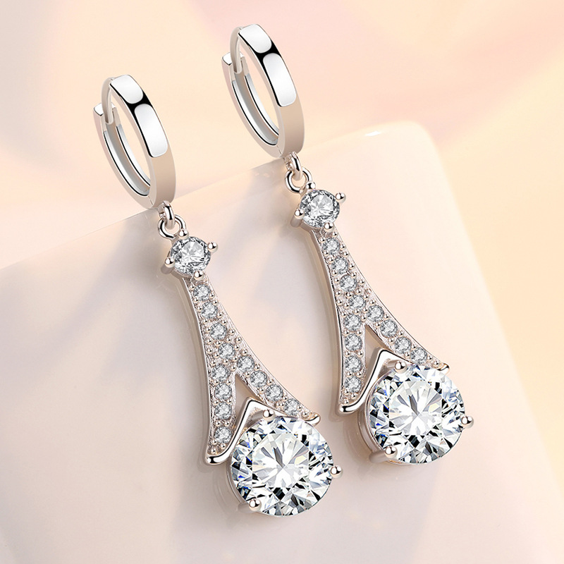 Eiffel Tower earrings for women, wind Eiffel Tower with diamonds, new niche earrings