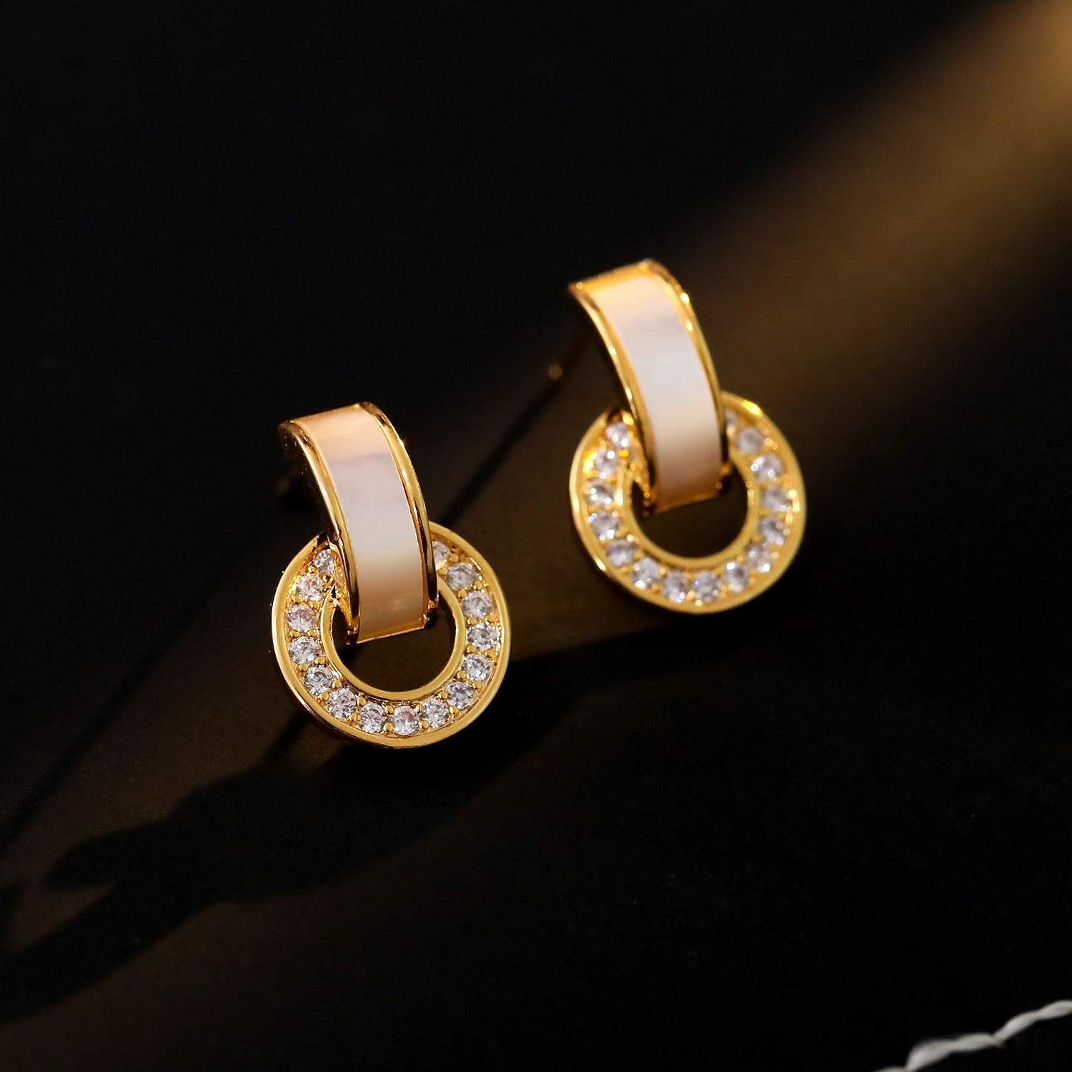 Geometric Circle Inlaid Mother-of-Pearl Hollow Earrings Simple Inlaid Zircon Silver Needle Ear Studs Earrings Women