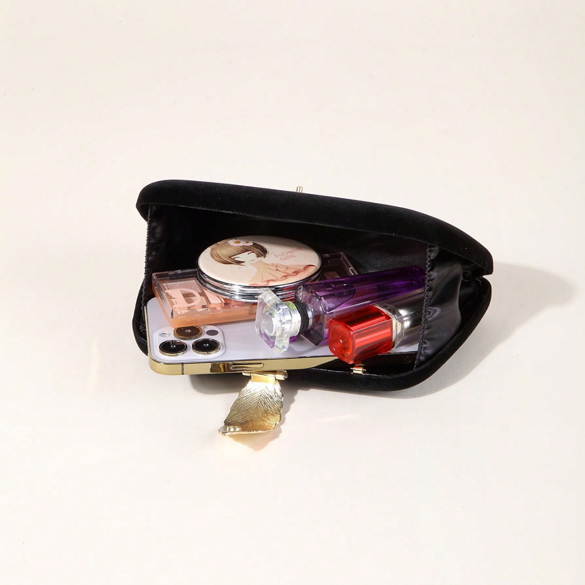 Party metal leaf evening bag plush clutch evening bag Japanese quality Japan