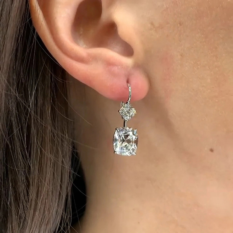 Cao Shi Simple and Elegant Earrings Square Zircon Imitation Diamond Earrings Super Shiny Exquisite