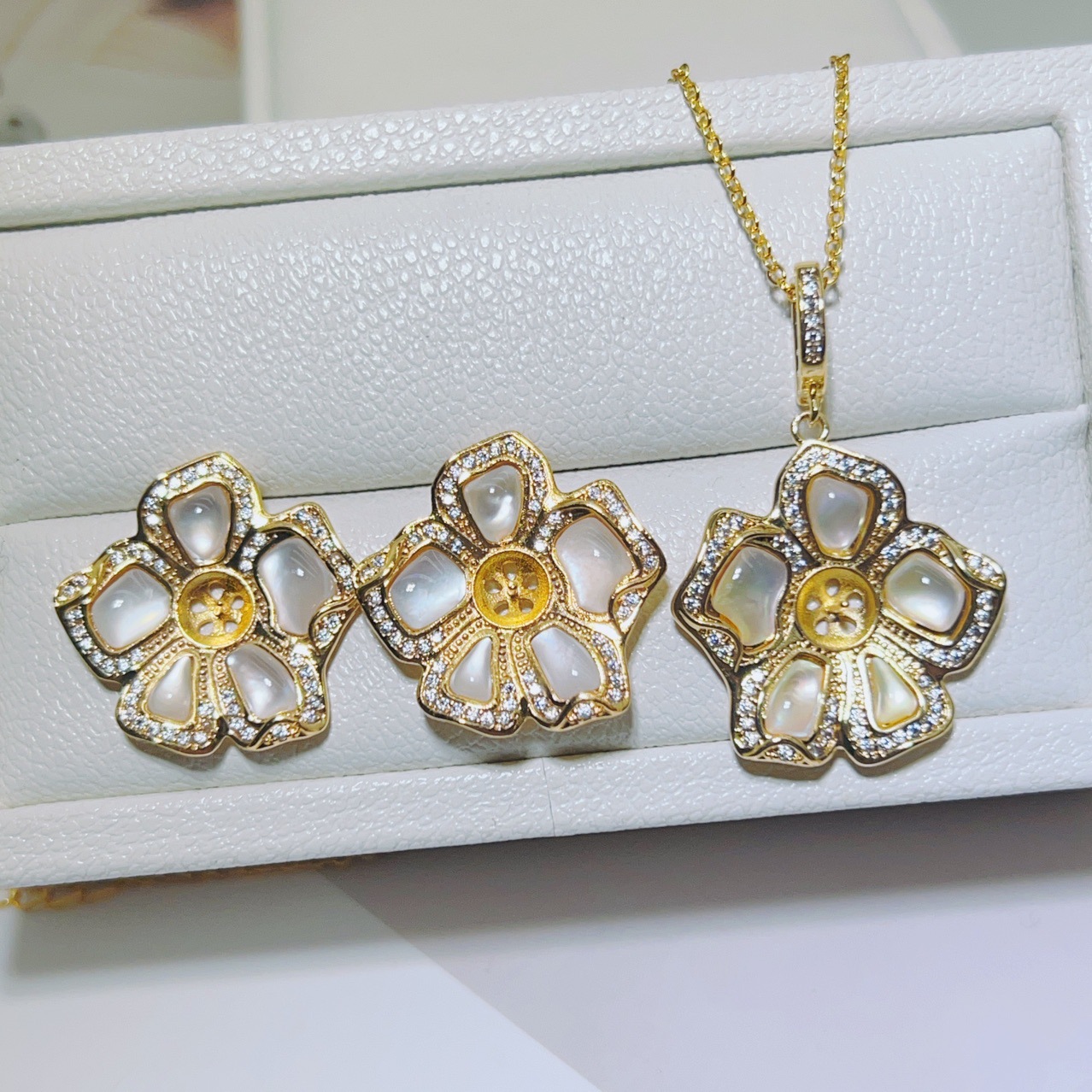 DIY Pearl Accessories Silver Needle 18K Gold-Plated Micro-Set Zircon Swan Earrings Empty Mount Earrings Pearl Accessories