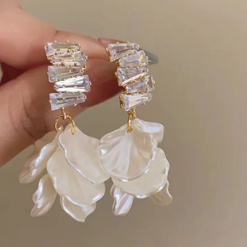 锆石耳针花朵