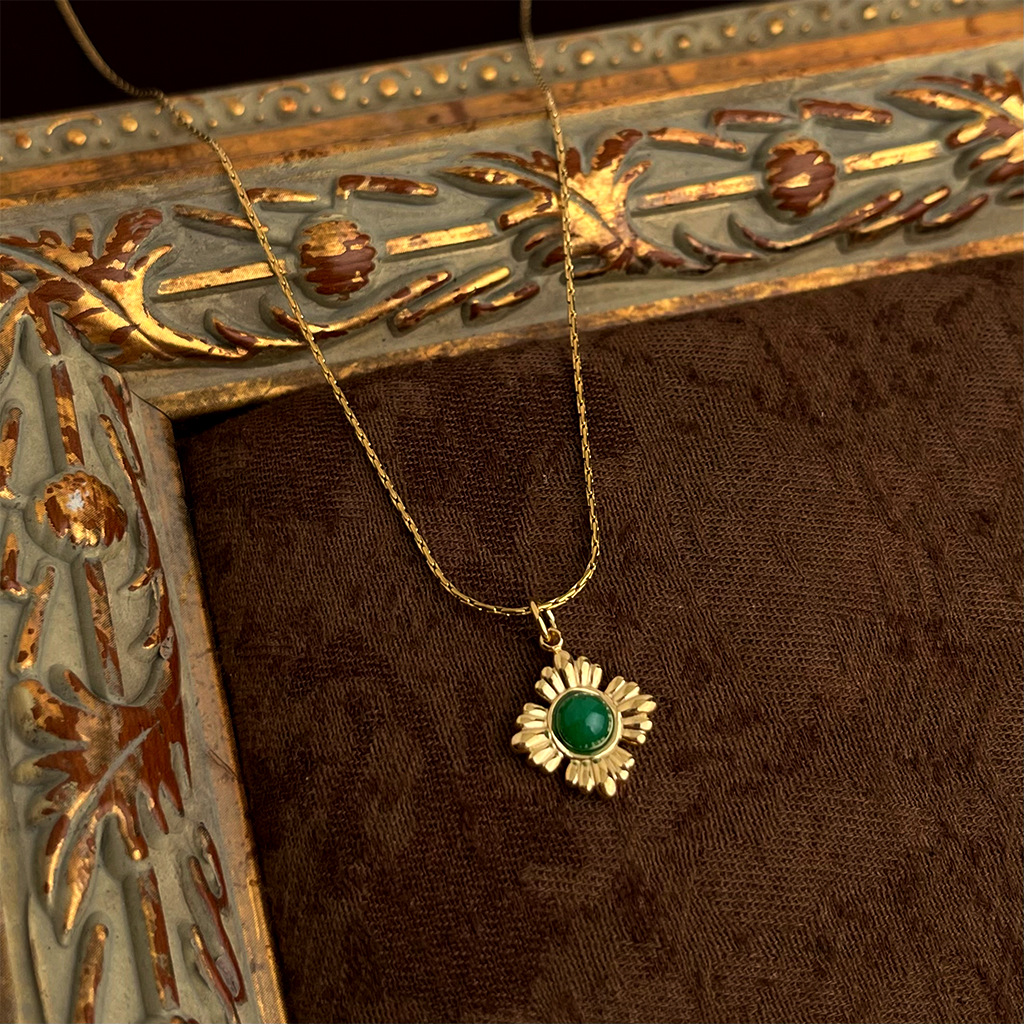 Vintage Retro Niche Gold-Plated Necklace Collarbone Chain Court Style Necklace
