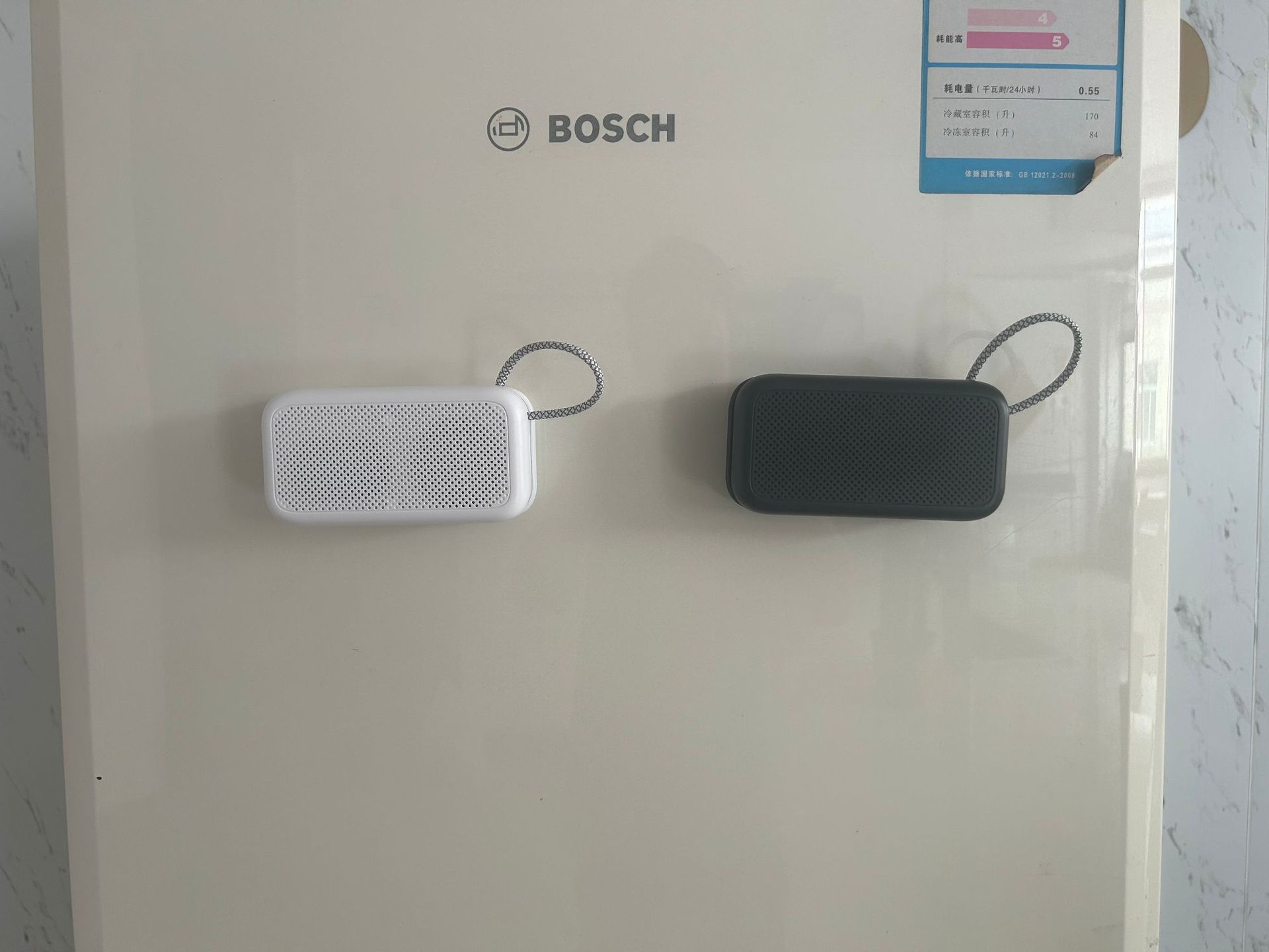 F18 Bluetooth Speaker Magnetic Portable Waterproof Speaker Outdoor Wireless Card Speaker Gift Bluetooth Speaker Graffiti