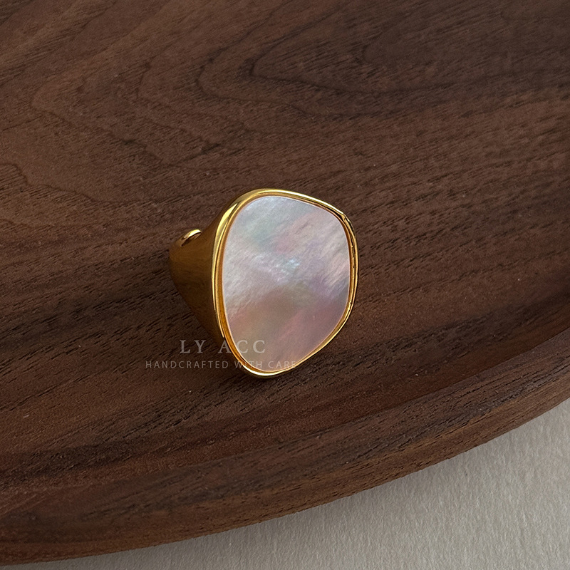 Natural Texture Mother-of-Pearl Round Index Finger Ring Shell Ring