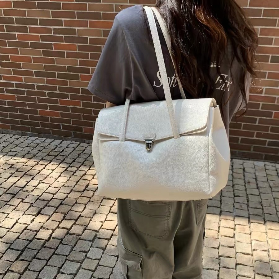 2026 New Spring/Summer New Flap Commute Single Shoulder Underarm Bag Tote Bag Women