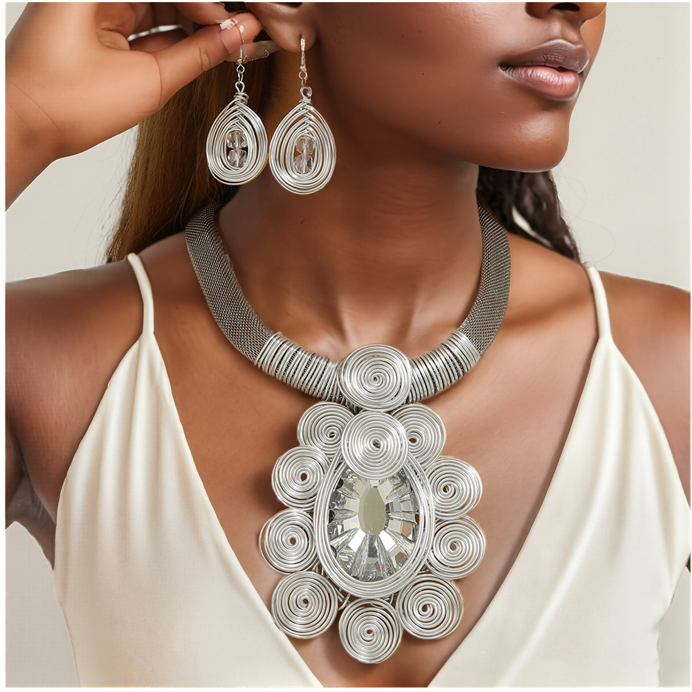 New bohemian exaggerated necklace and earring set banquet accessories necklace