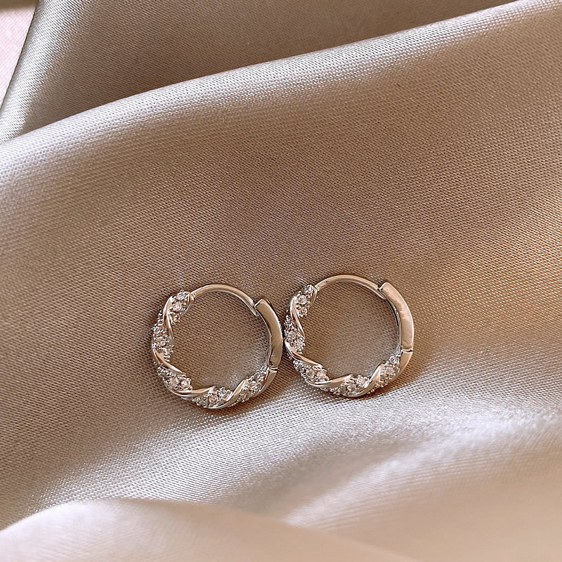 Circle Zircon Earrings 2024 New Niche Unique Earrings for Women Gold Plain Circle Ear Cuff Ear Hoops