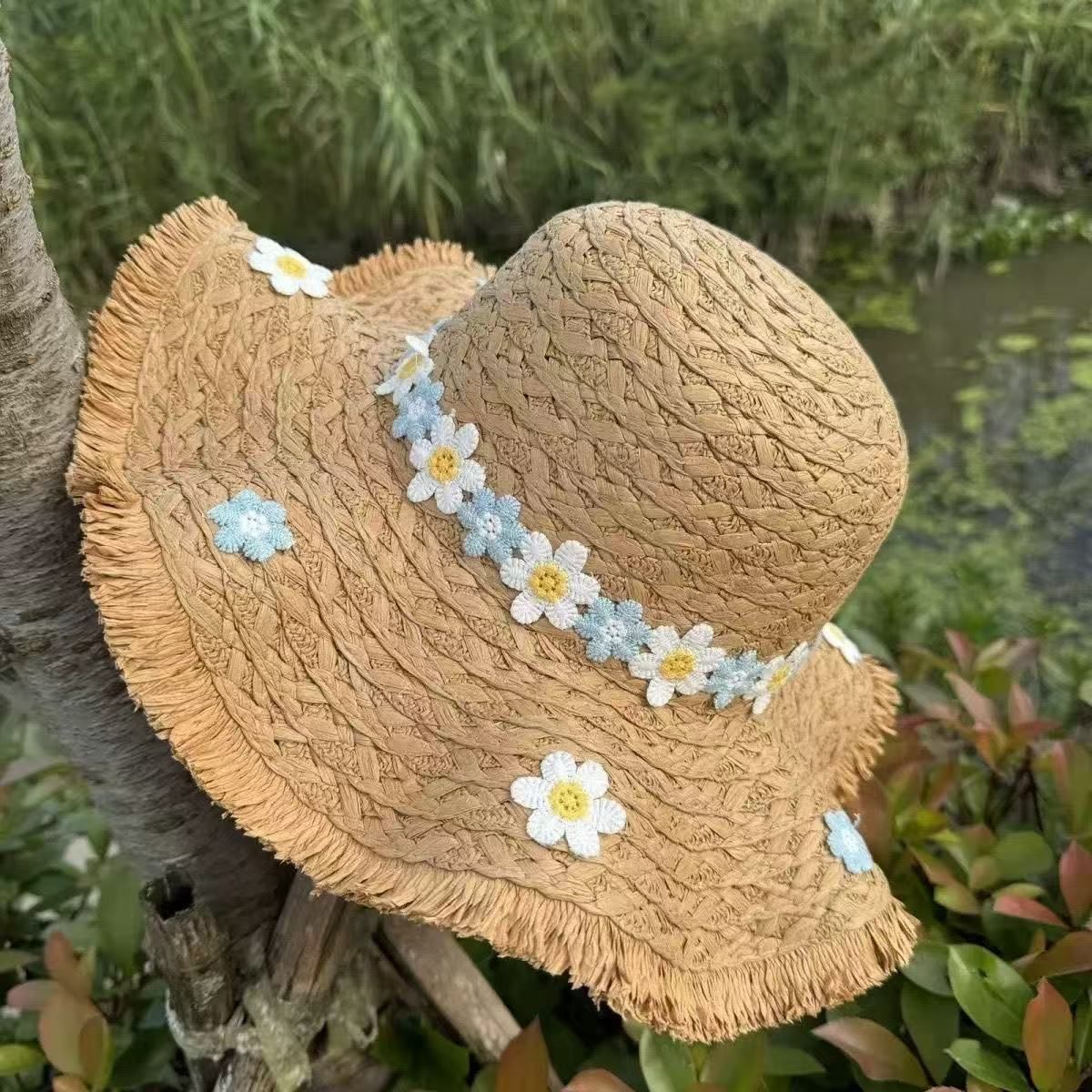 Flat Top Woven Straw Hat for Women, Sweet Beach Sun Protection Fisherman Hat, Wide Brim, Face Slimming Basin Hat