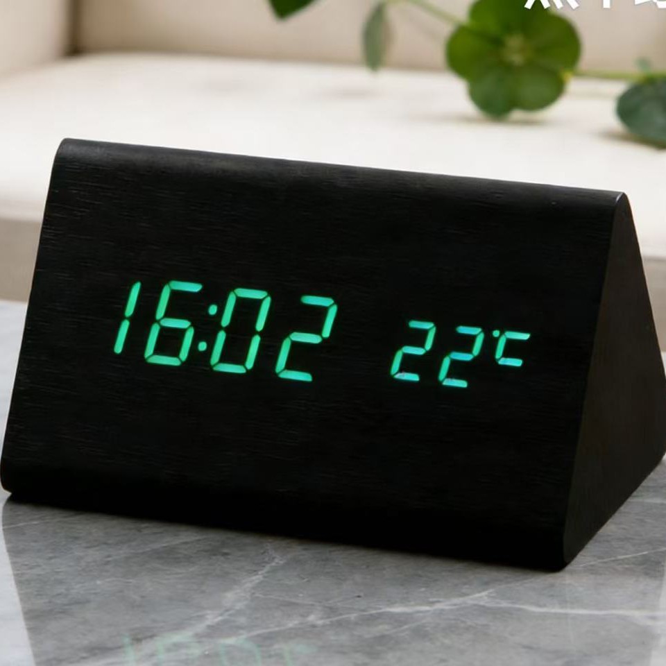 Voice-controlled minimalist wooden office silent multifunctional electronic clock with temperature display, plug-in power, student alarm