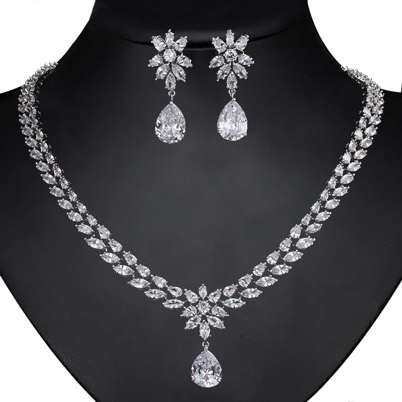 Exaggerated zirconia inlaid large teardrop pendant bridal dress jewelry set accessories