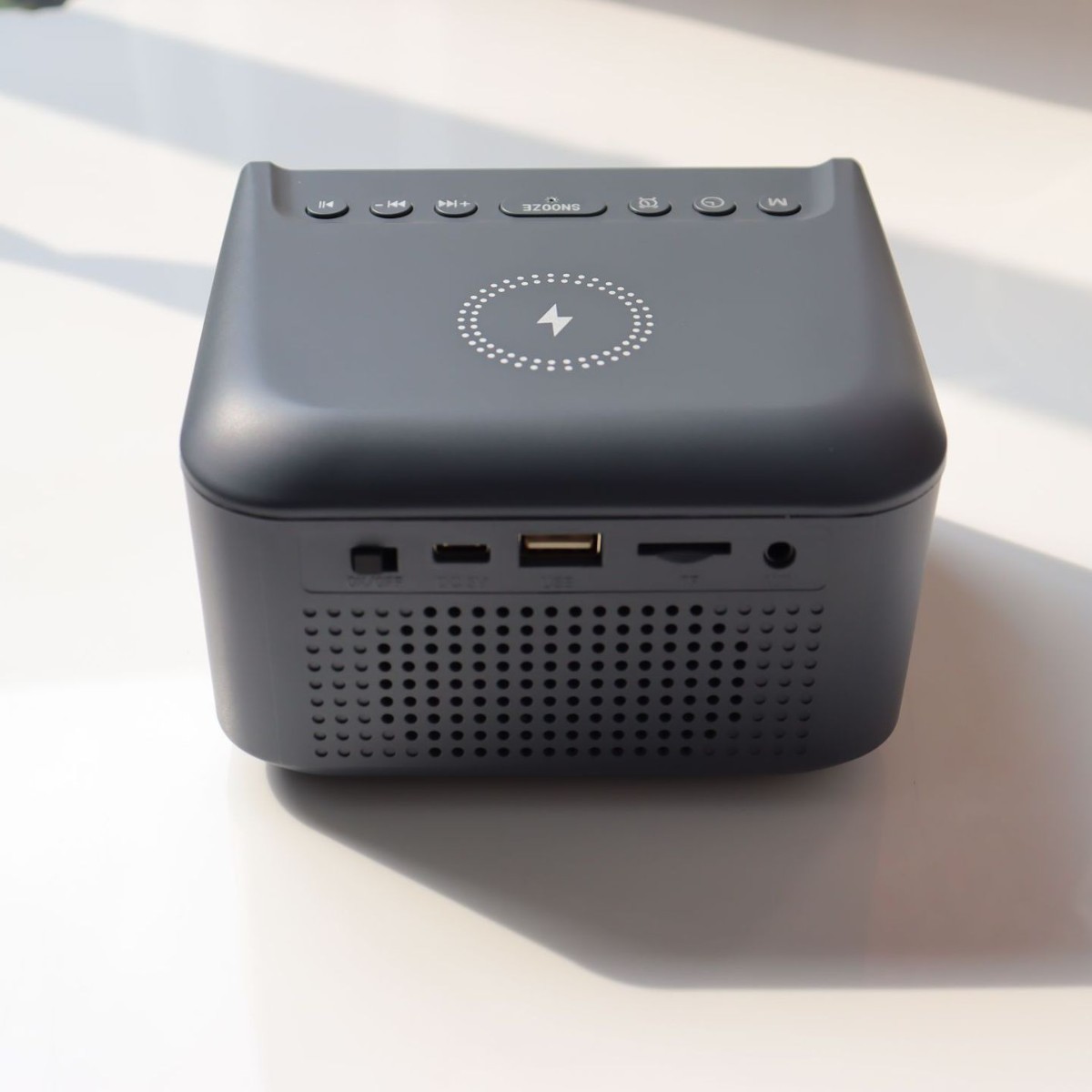 Hotel speaker Bluetooth speaker wireless charging electronic alarm clock speaker clock wireless charging HF18W home