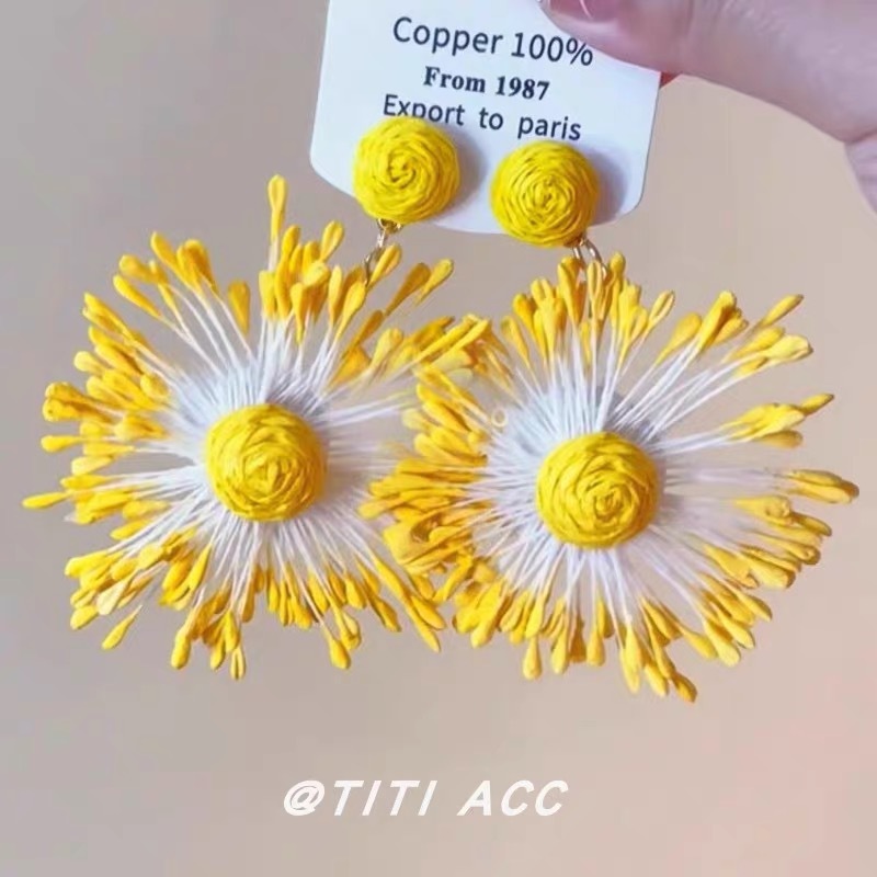 2025 new resort style sunflower earrings women exaggerated handmade woven ear accessories ear cuffs no ear hole earrings
