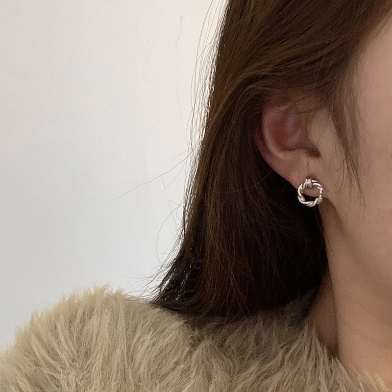 S925 silver needle simple small twist circle ear studs women mini earrings short ear accessories 4789