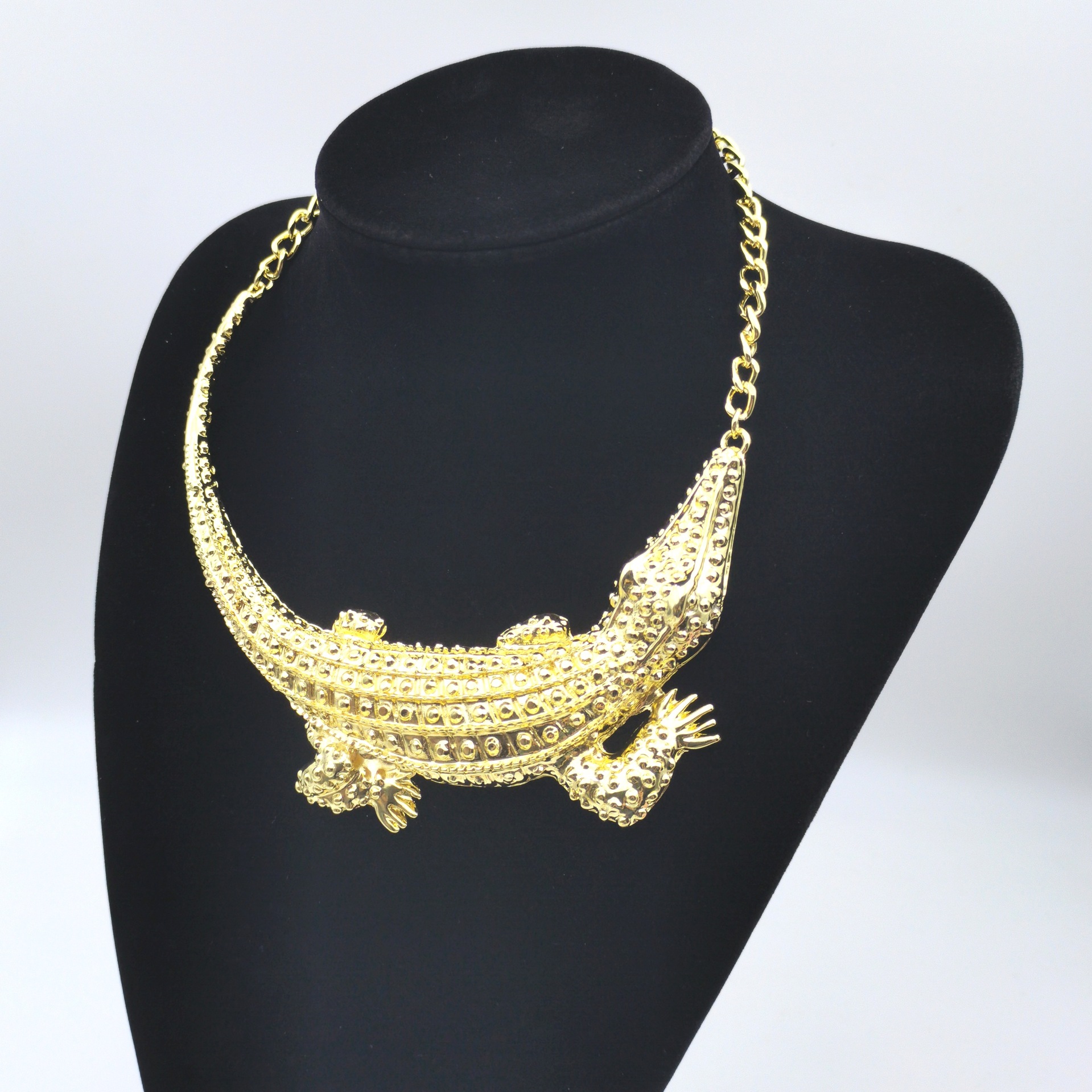 New gold crocodile necklace exaggerated ornament