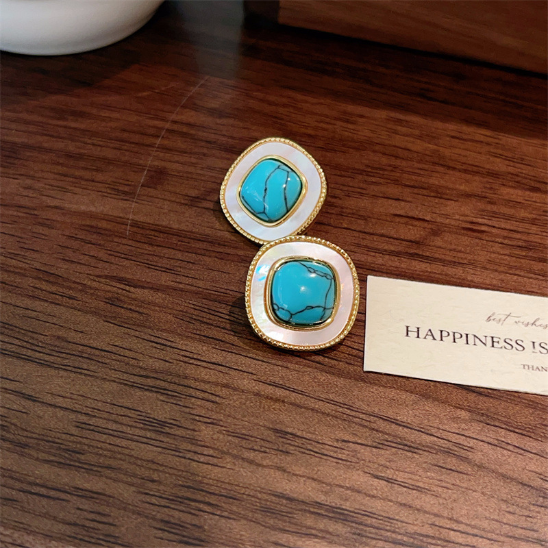 Vintage Niche Natural White Mother-of-Pearl Hollow Earrings Turquoise Ear Studs Commute Earrings