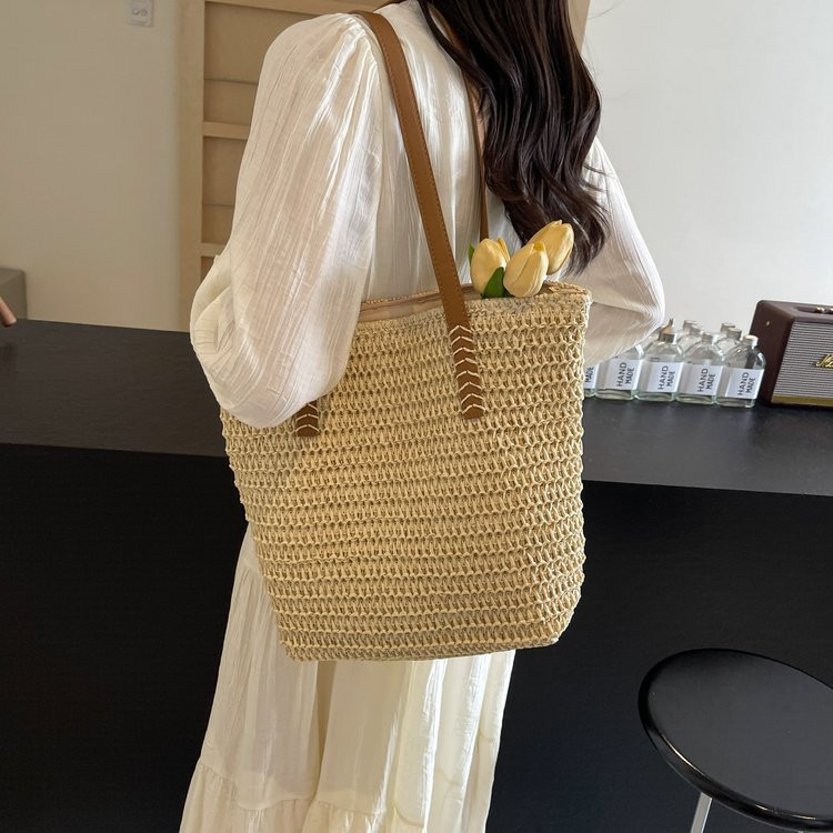Single Shoulder Straw Bag New Handwoven Bag Women's Beach Large Capacity Tote Bag Vacation Beach Bag