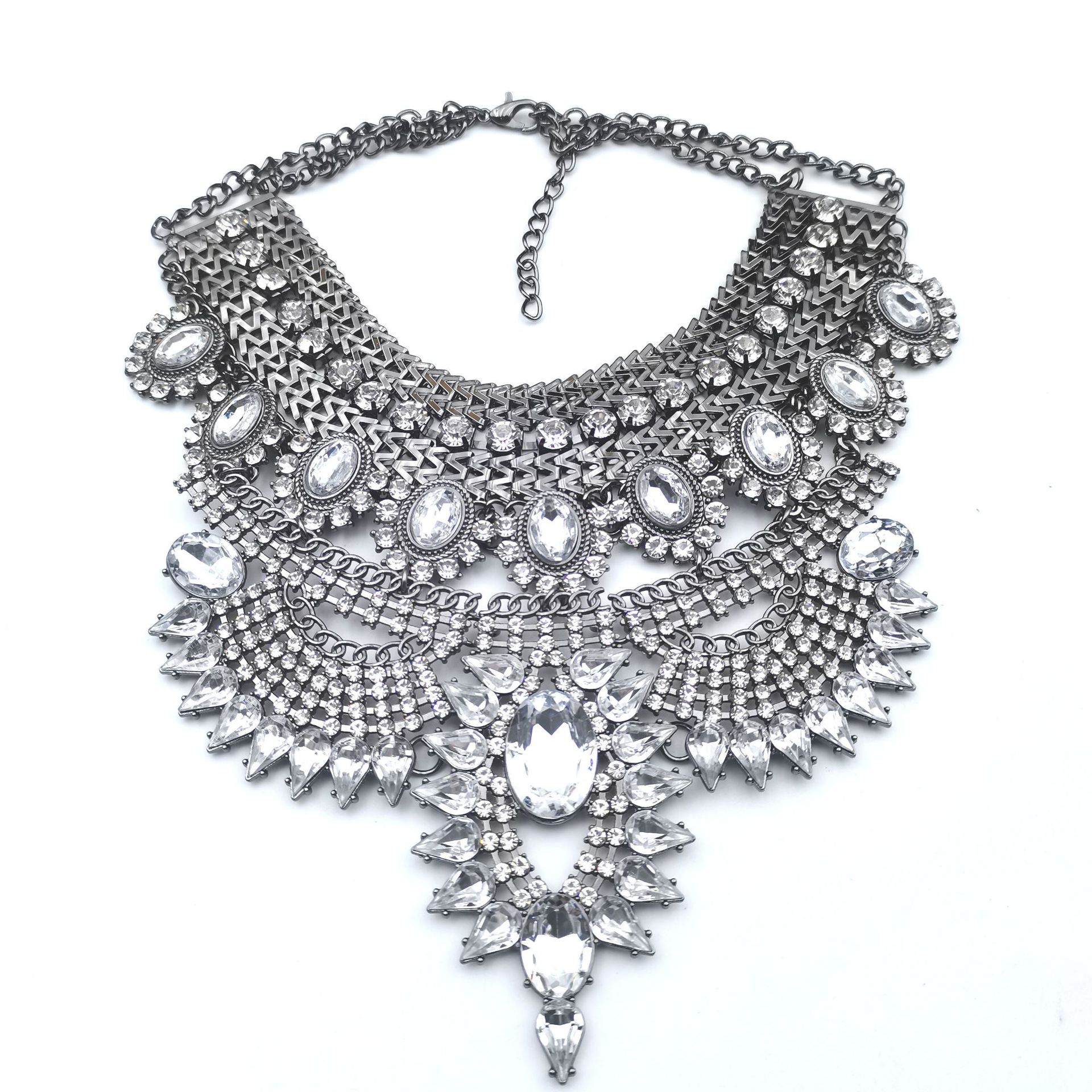 Exaggerated rhinestone metal necklace with large gemstone jewelry