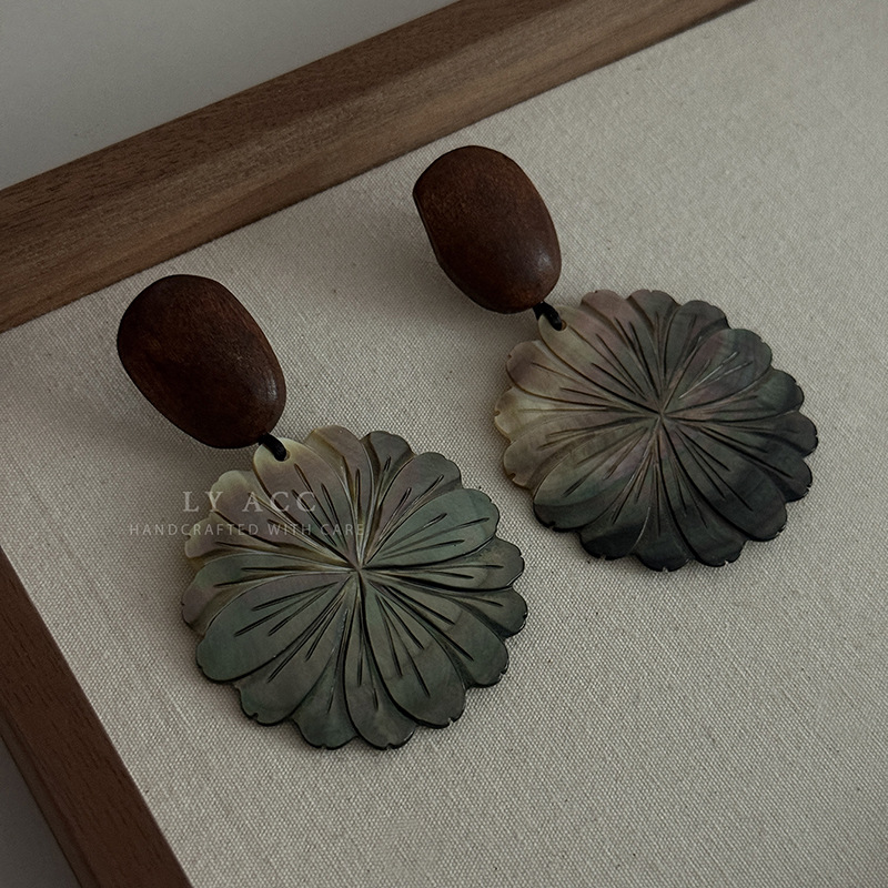 Natural Solid Wood Mother-of-Pearl Shell Geometric Earrings Drop Earrings Commuter Earrings for Women