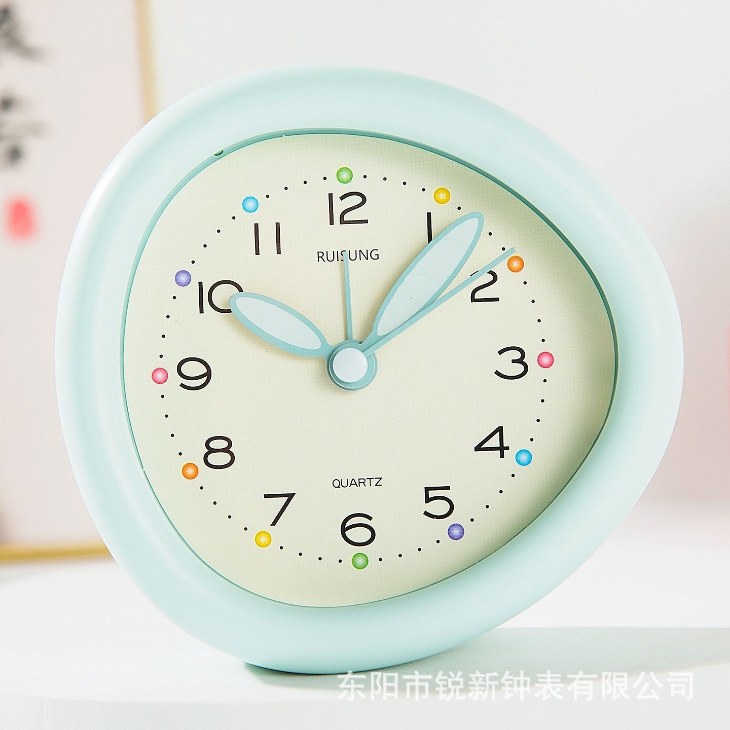 Desktop mini small alarm clock student desktop clock children table silent clock ornament learning