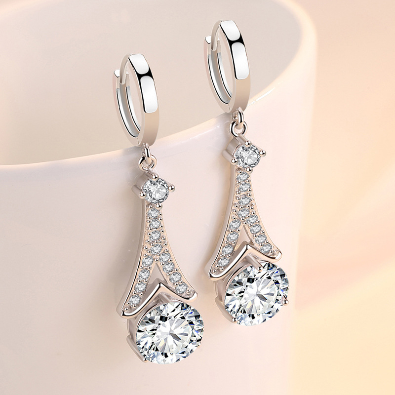 Eiffel Tower earrings for women, wind Eiffel Tower with diamonds, new niche earrings