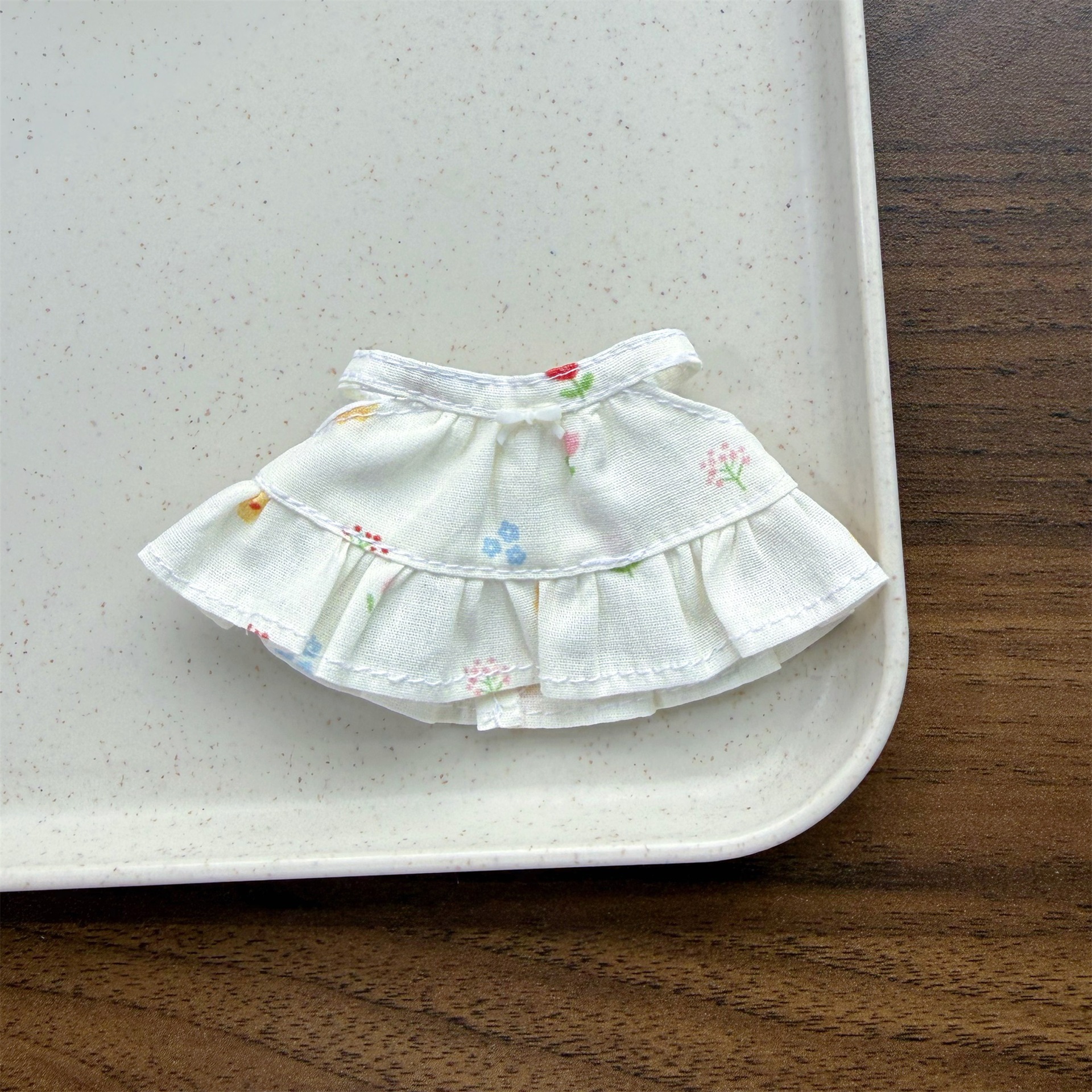 13cm Hello Kitty skirt labubu crying baby pleated ruffled dress 10cm doll clothes accessories