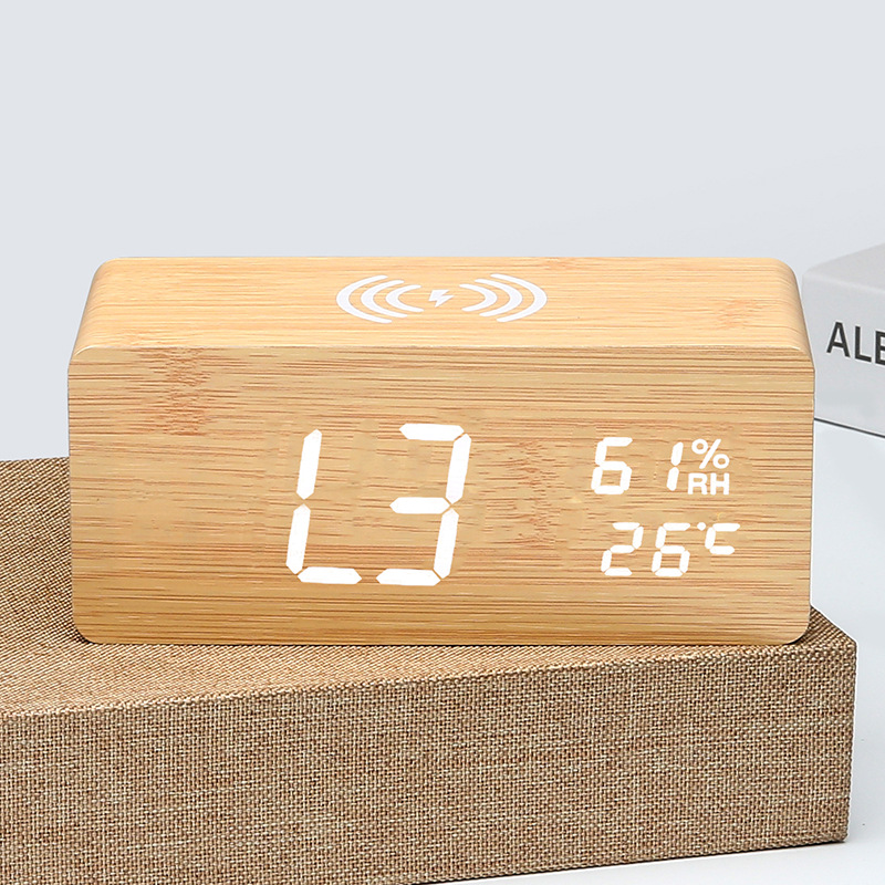 Multifunctional 15W Fast Charging Wooden Temperature and Humidity Wireless Charger LED Perpetual Calendar Clock Snooze USB Dual Charging Electronic Clock