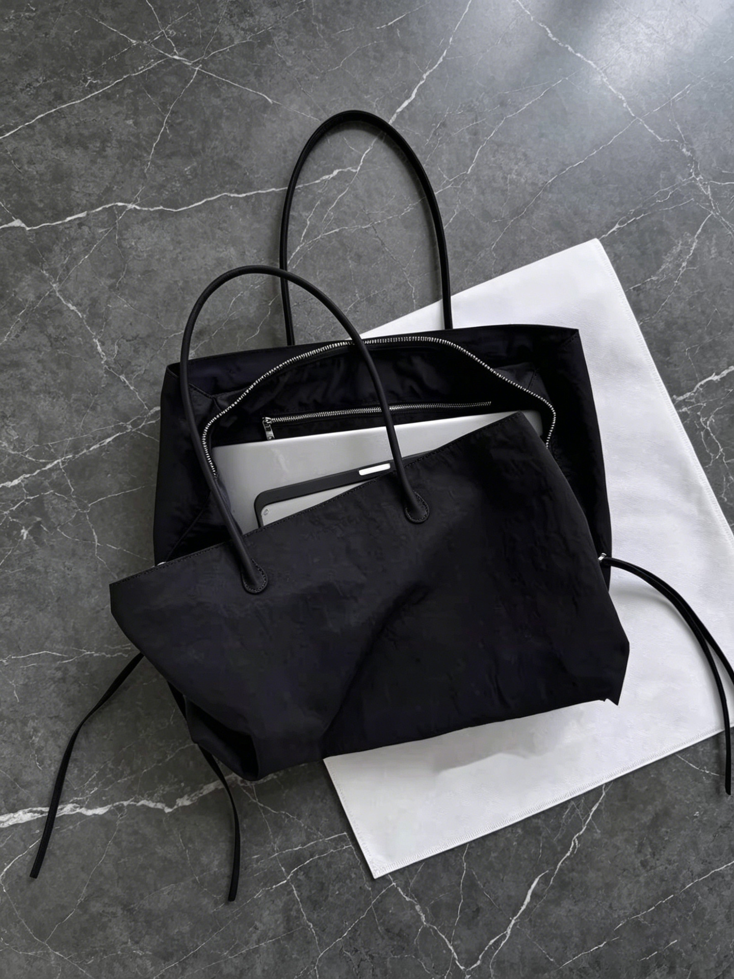 2026 Spring/Summer New Niche Contrast Lightweight Travel Nylon Tote Bag Multi-Compartment Large Capacity Single Shoulder Bag Women