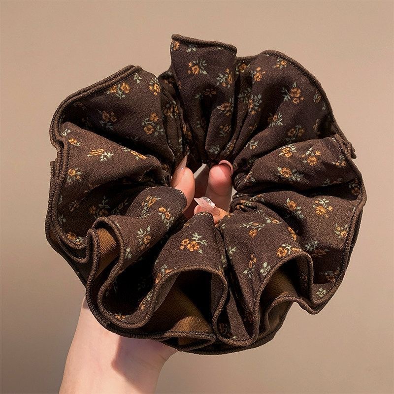 37#碎花棕底双层大肠发圈约15cm