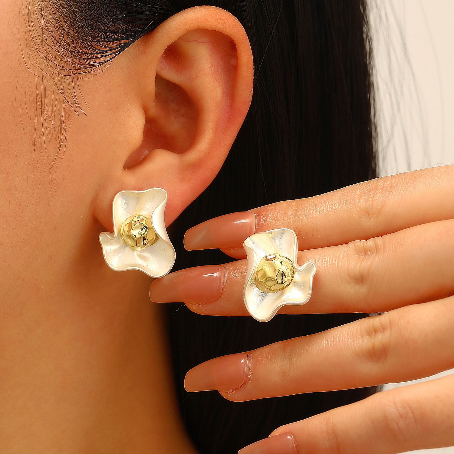 Summer Flower Earrings Women Dopamine Vacation Style Exaggerated Starfish Stud Earrings Handwoven Raffia Earrings Women