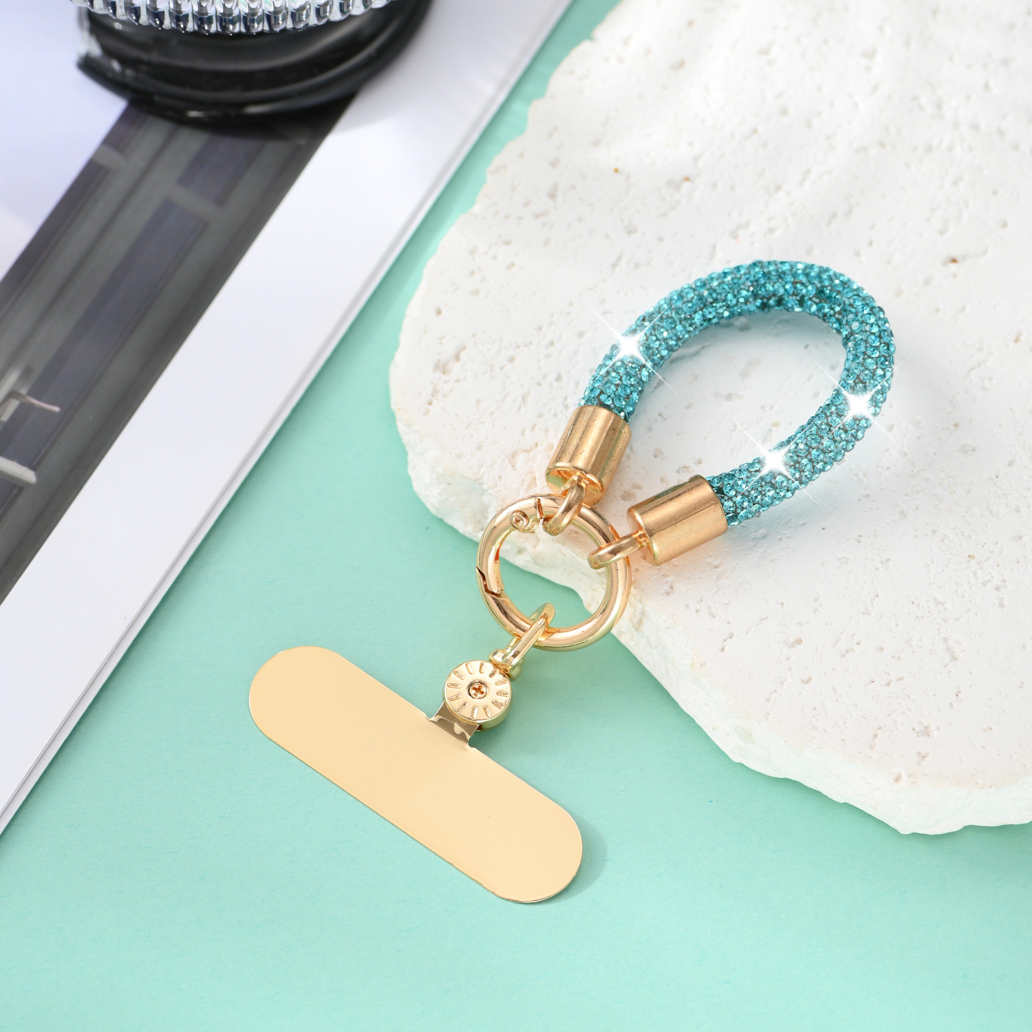 Phone short lanyard finger rope car keychain pendant anti-loss anti-theft small pendant hanging chain
