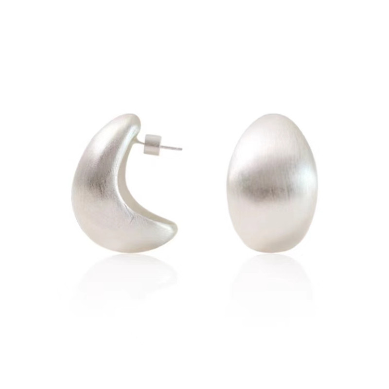 Exaggerated wide surface water drop heavy-duty brushed stud earrings for women