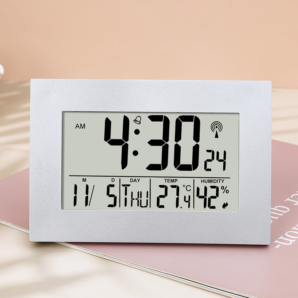 Automatic time-setting Japanese radio-controlled desktop silent snooze electronic alarm clock, LCD digital display clock, German radio-controlled