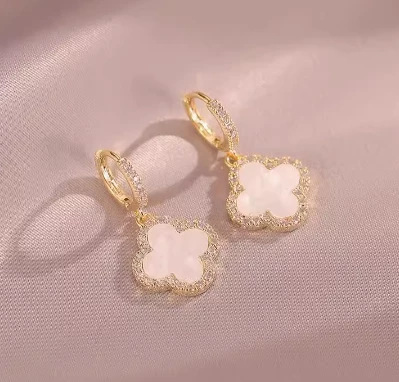 Four Leaf Clover Earrings for Women Small Fragrance Earrings 2022 New Copper Gold Plated Sparkling Zircon Earrings