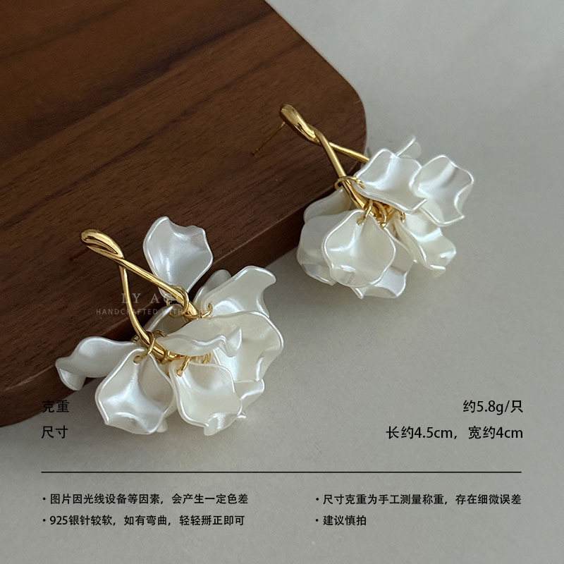 Multi-Layer Three-Dimensional Petal Stud Earrings Simple Elegant Natural Soft Daily Earrings