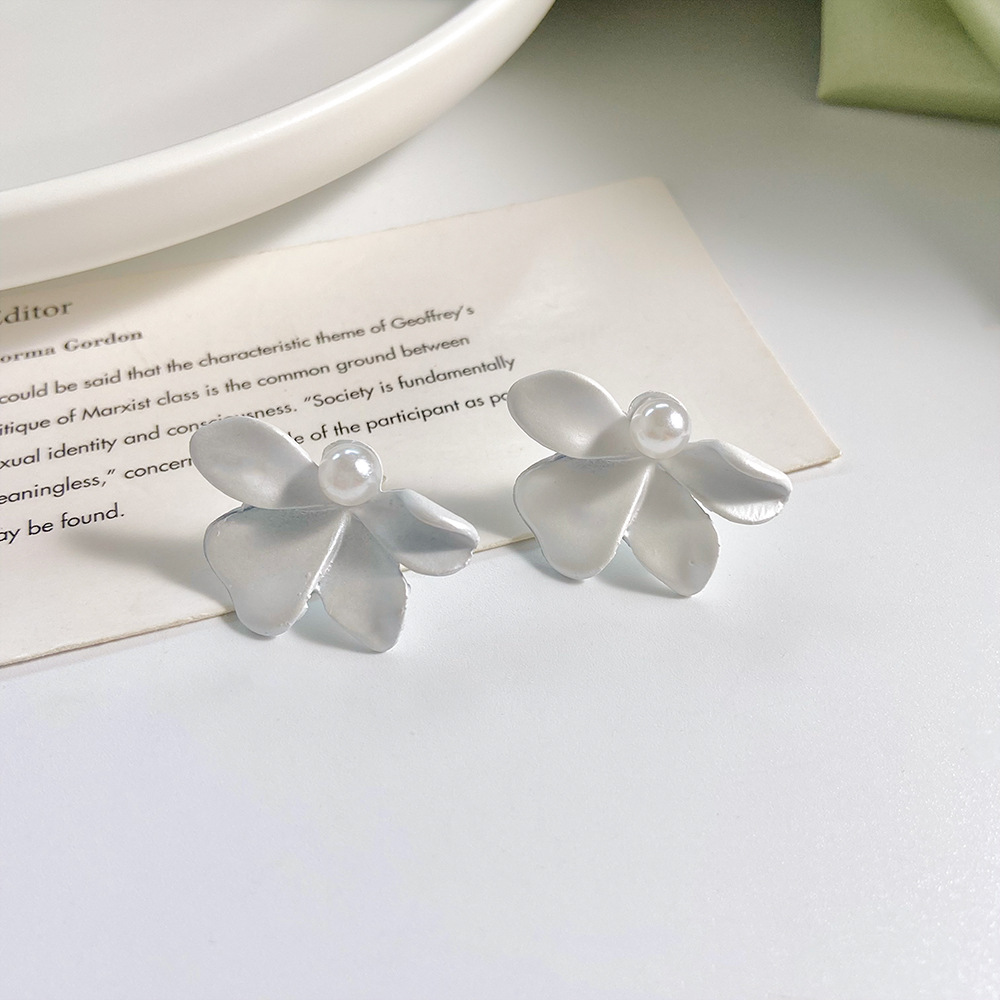 44 白色M-229