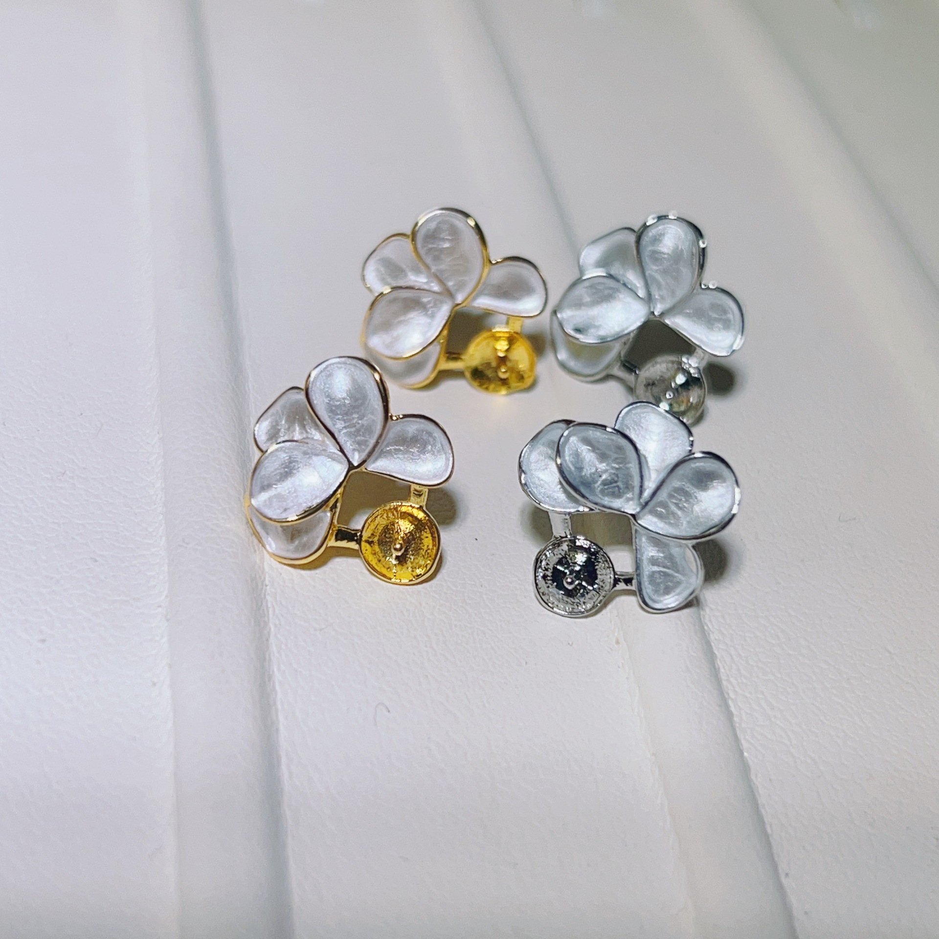 金色托（不含珠） · P1366滴油白色花瓣（7.5-8mm）