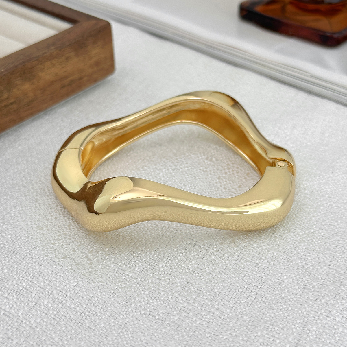 Exaggerated heavy metal smooth bangle geometric wide bracelet