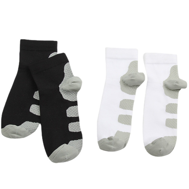 Socks, men's spring new color-blocked men's sports football socks, comfortable short tube no-show socks