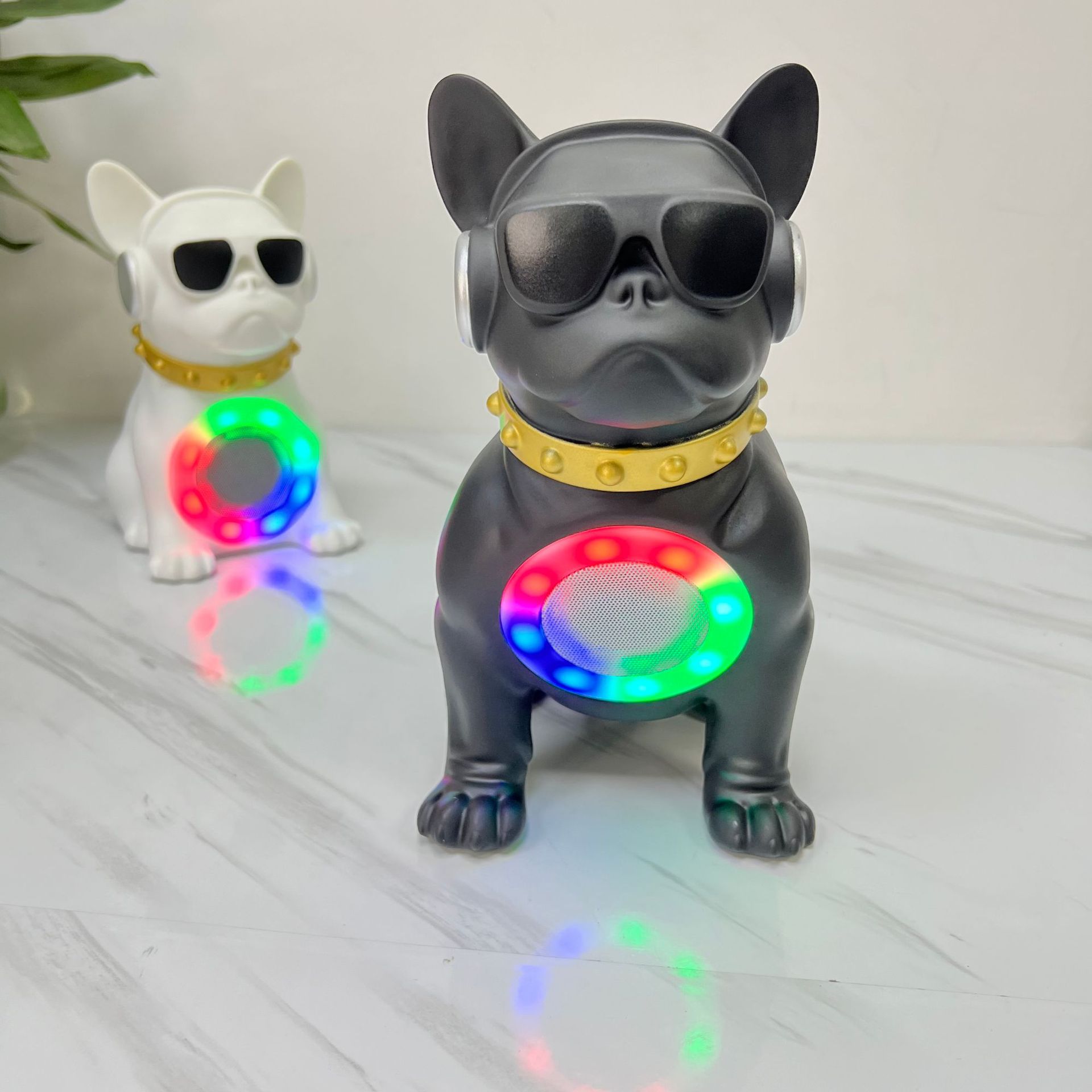 New Cartoon Bluetooth Speaker Portable Wireless Bulldog Large Speaker Desktop Ornament Card Bass Radio