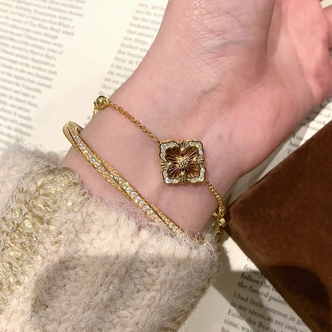 High version Italian Buccellati tiger eye four-leaf clover bracelet opera earrings court style diamond-set necklace set