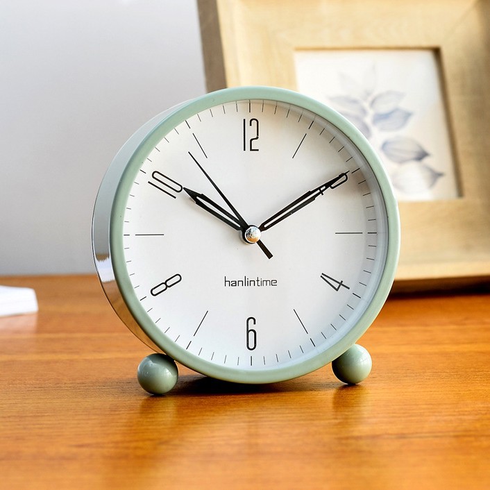 Small silent alarm clock for students, bedside minimalist clock, mini metal children's alarm clock with luminous