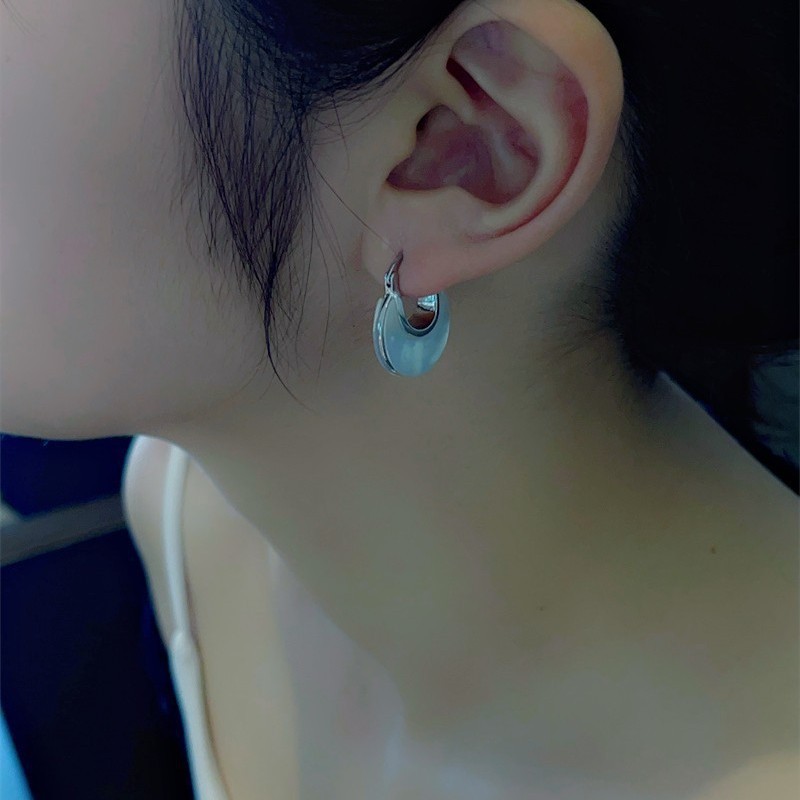 Natural White Mother-of-Pearl Ear Clips Old Money Style New Heavy Craft Earrings Commute Ear Drops