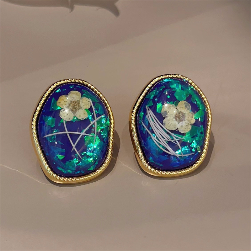 Exquisite Colored Dried Flower Amber Earrings Plated 18K Matte Gold Ear Accessories